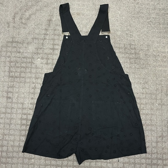 WeWoreWhat Basic Short Eyelet Overall Black - Picture 6 of 7